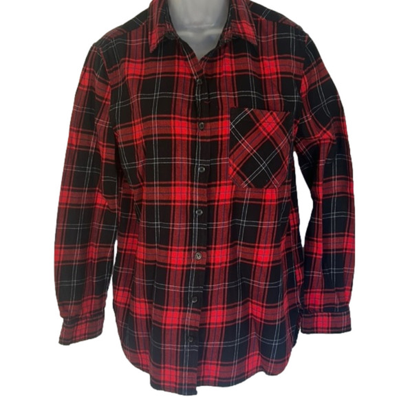 𝅺BEACHLUNCHLOUNGE Red/Black Plaid Flannel Button Down - Picture 1 of 3